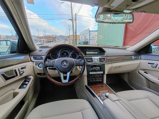 Used 2014 Mercedes-Benz E 250 BlueTEC Sedan image 27