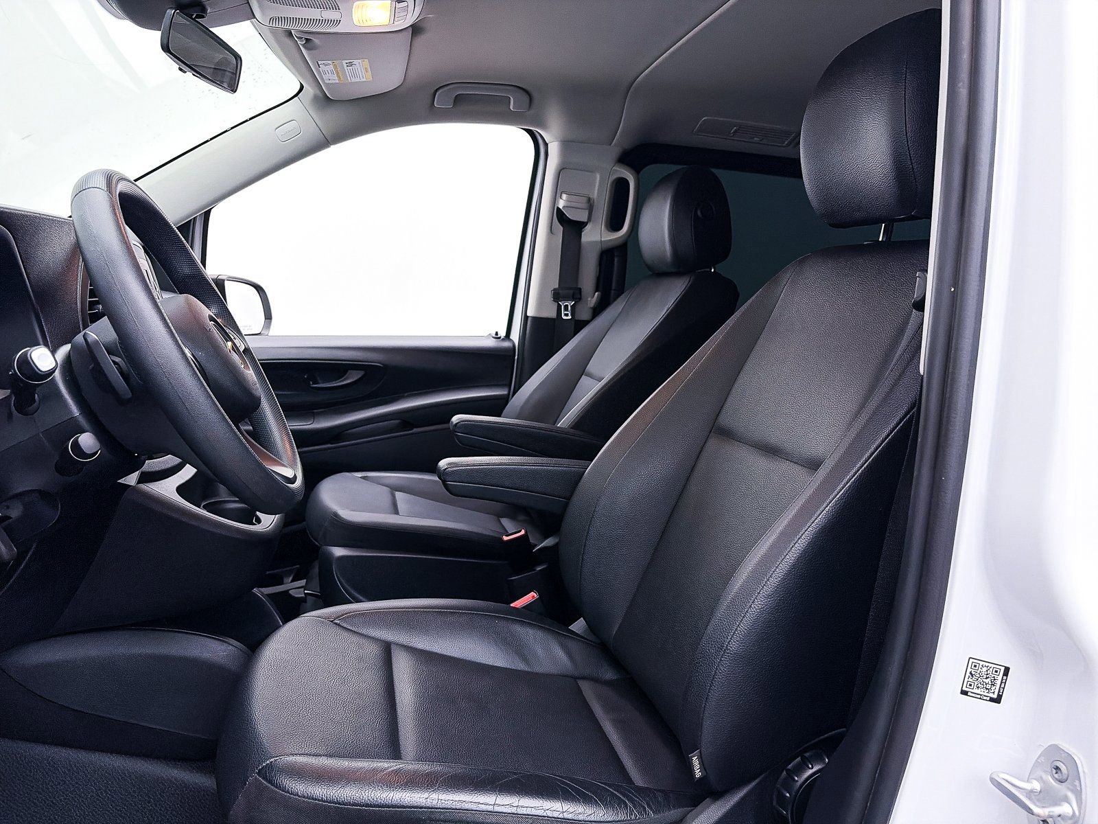 Used 2023 Mercedes-Benz Metris Passenger image 17