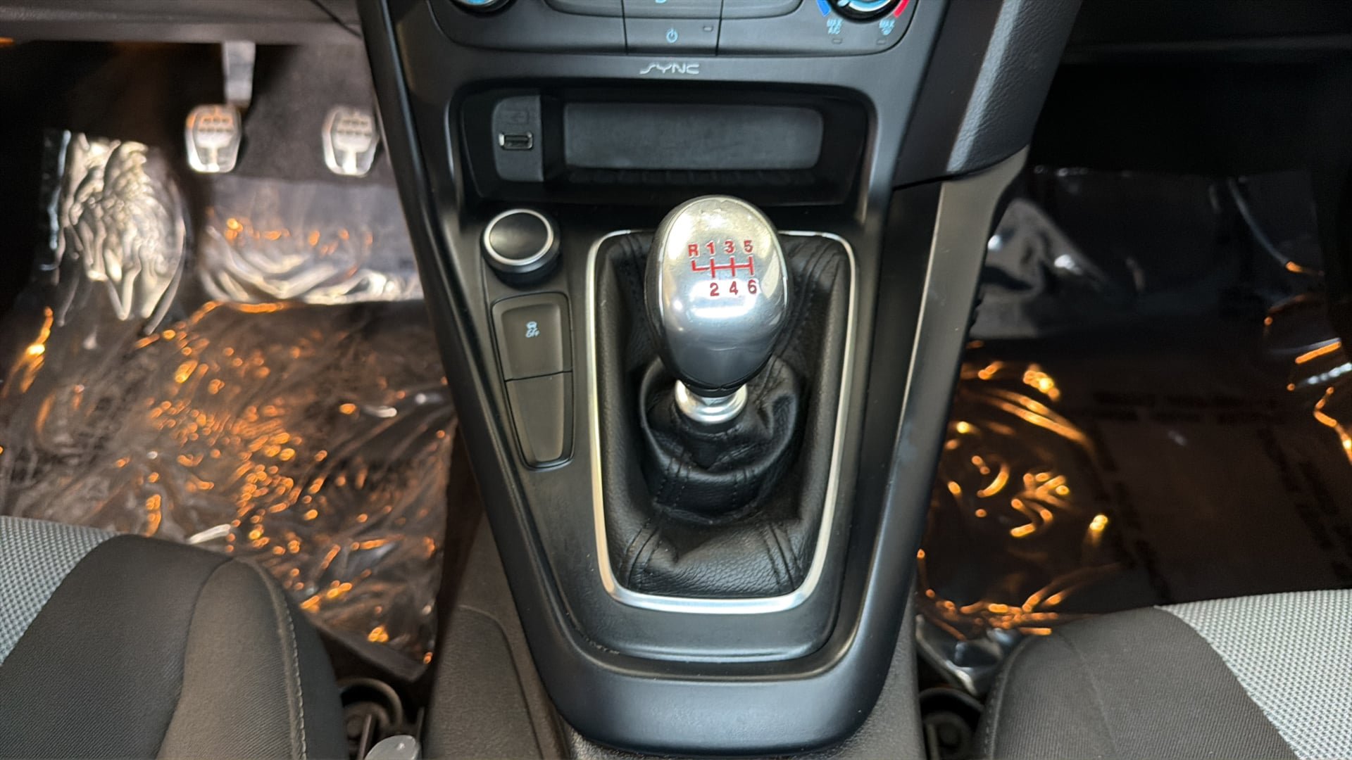 Used 2017 Ford Focus ST FWD image 21