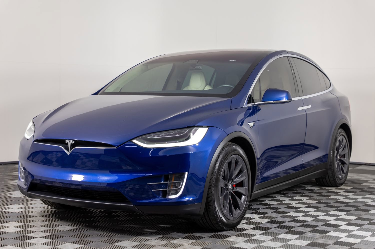 Used 2018 Tesla Model X P100D AWD/4WD image 2