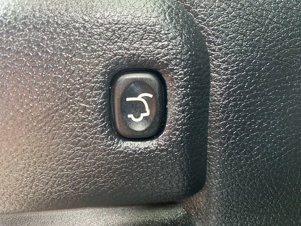 Used 2020 Jeep Grand Cherokee Altitude image 18