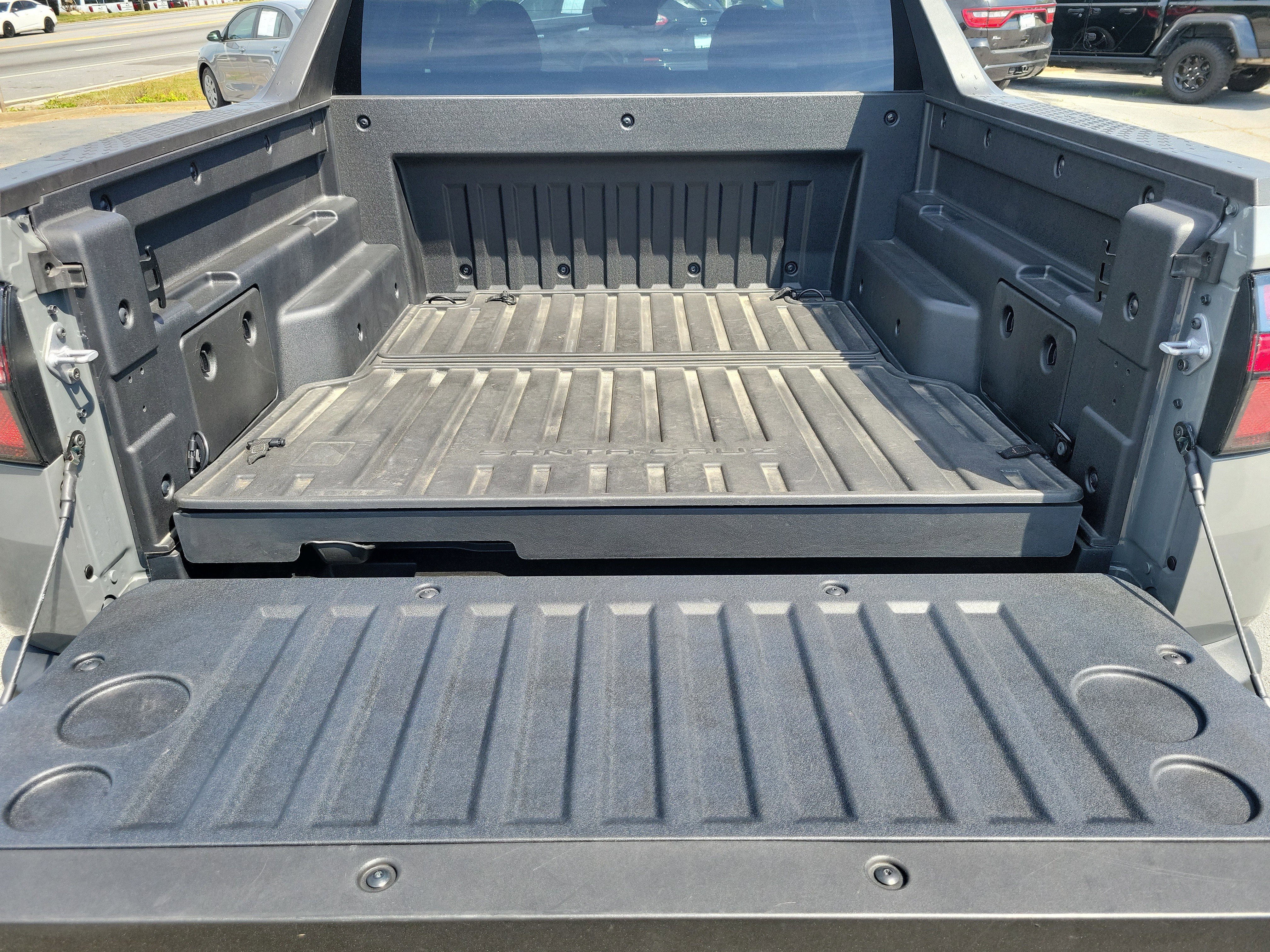 Used 2025 Hyundai Santa Cruz SE image 8