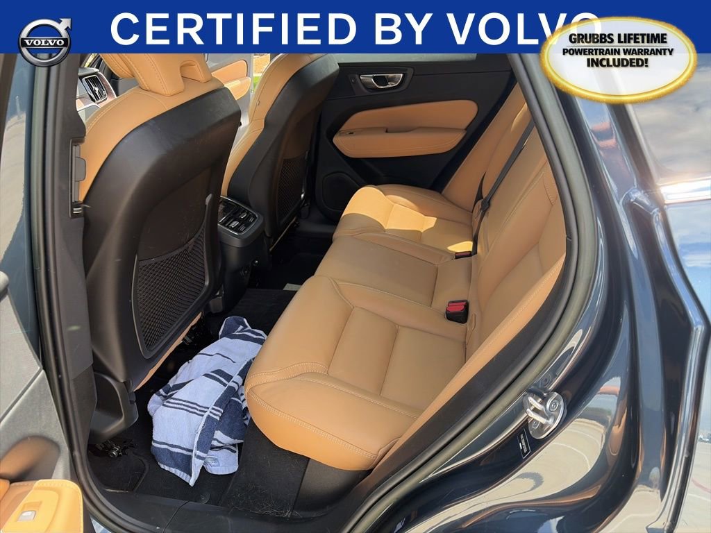 Used 2023 Volvo XC60 B5 Ultimate w/ Climate Package image 7