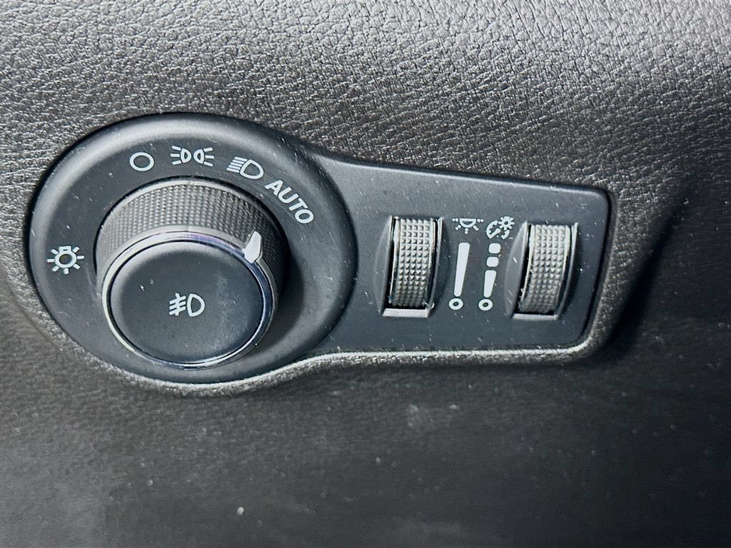 Used 2023 Jeep Compass Limited w/ Elite Group AWD/4WD image 18