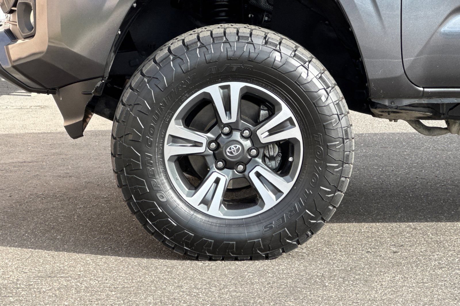 Used 2023 Toyota Tacoma SR AWD/4WD image 25