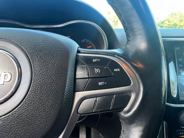 Used 2020 Jeep Grand Cherokee Altitude AWD/4WD image 12