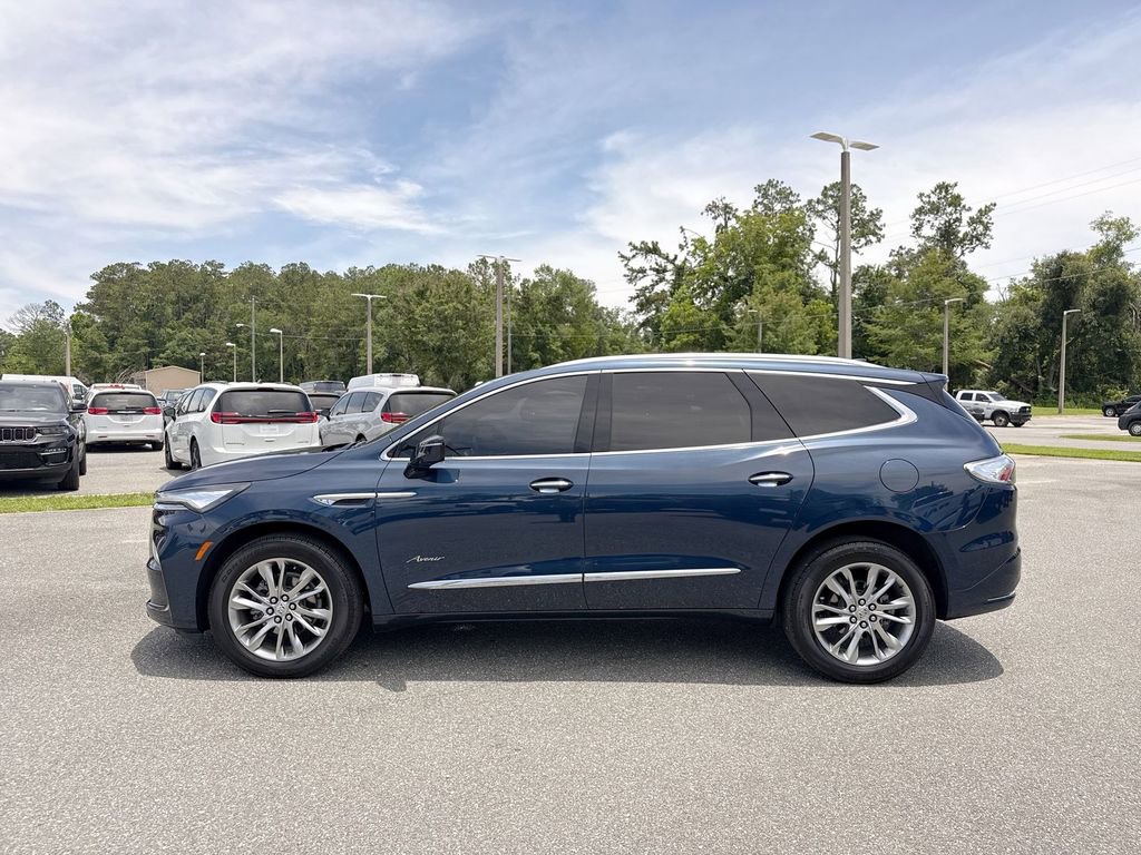 Used 2023 Buick Enclave Avenir w/ Avenir Technology Package FWD image 8