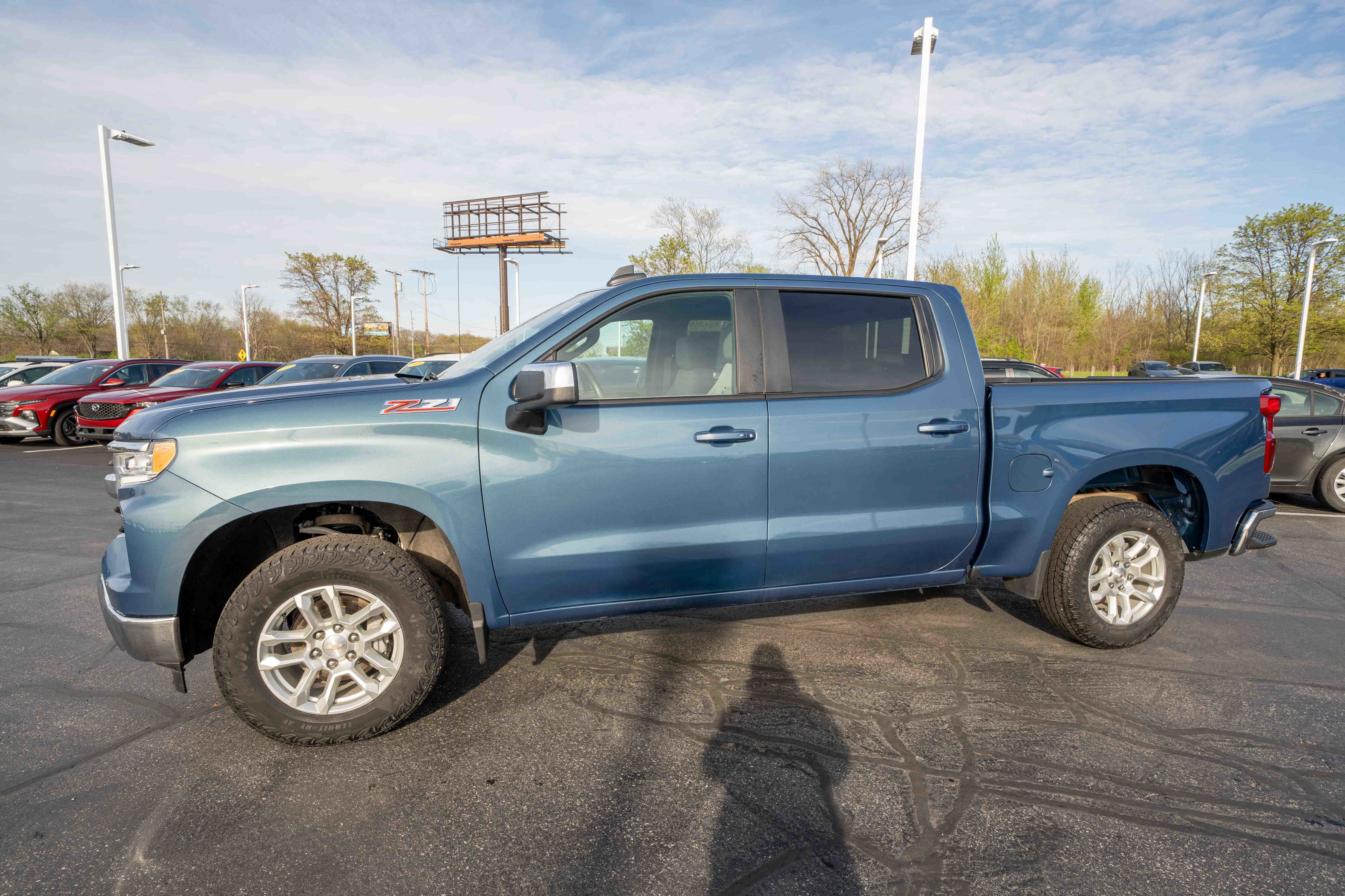 Used 2024 Chevrolet Silverado 1500 LT w/ Z71 Off-Road Package AWD/4WD image 3