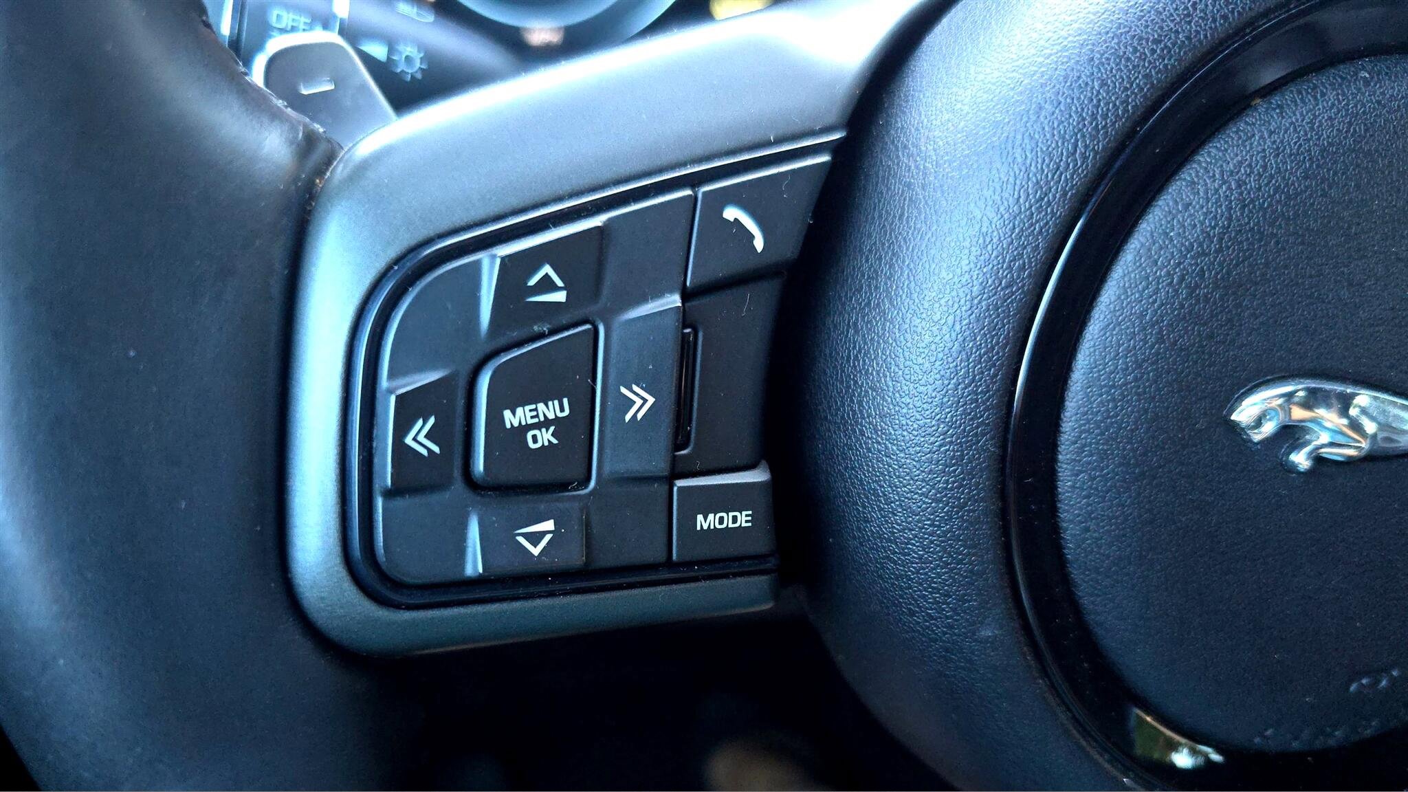 Used 2016 Jaguar F-TYPE R image 34