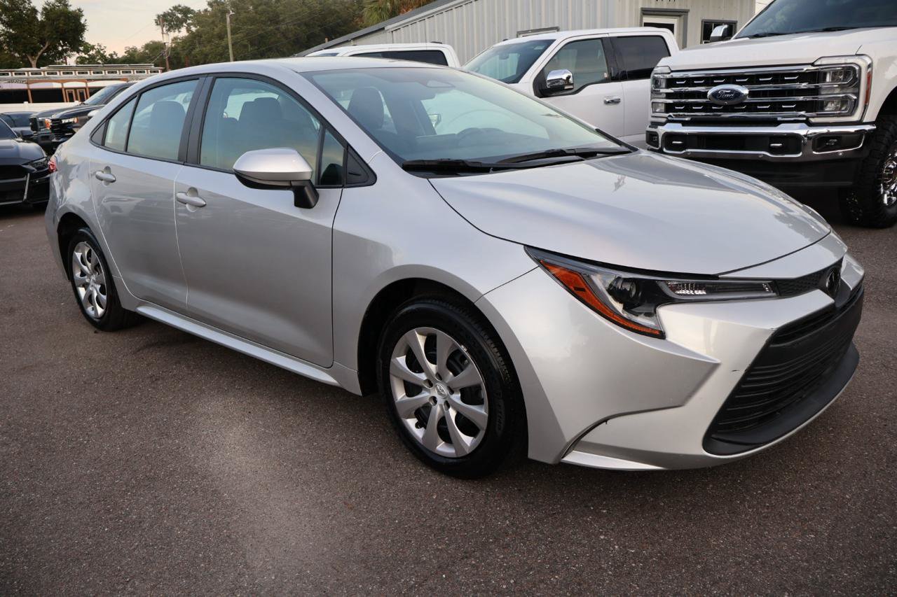 Used 2026 Toyota Corolla LE FWD image 3