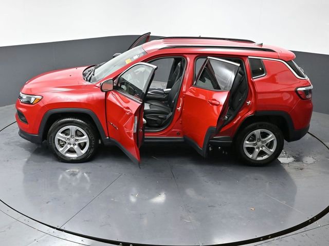 Used 2024 Jeep Compass Latitude image 67