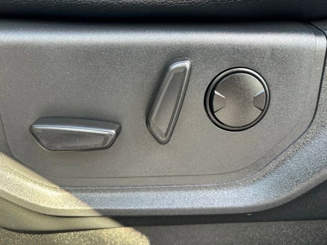 Used 2022 Ford F250 Lariat w/ Black Appearance Package image 21