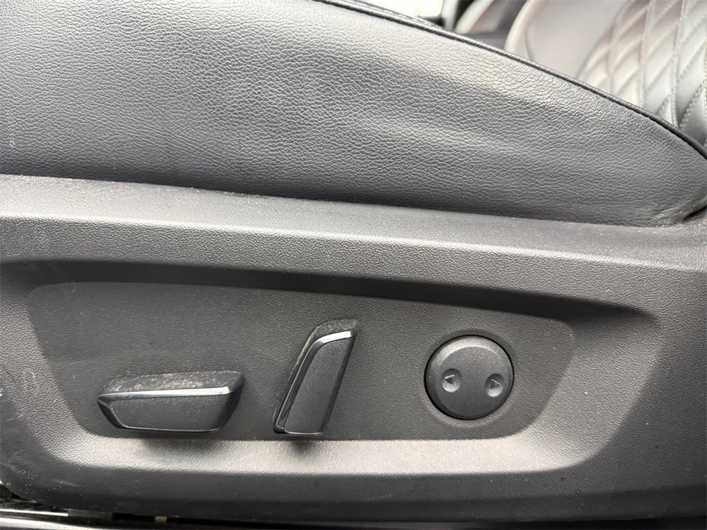 Used 2023 Mitsubishi Outlander SEL Black Edition image 13