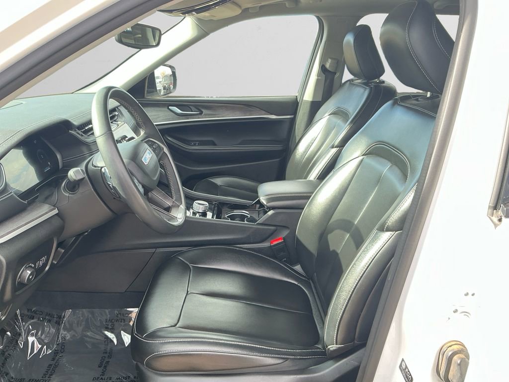 Used 2023 Jeep Grand Cherokee Limited image 9