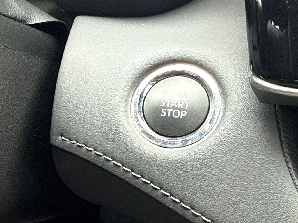 Used 2022 Toyota Highlander LE image 28