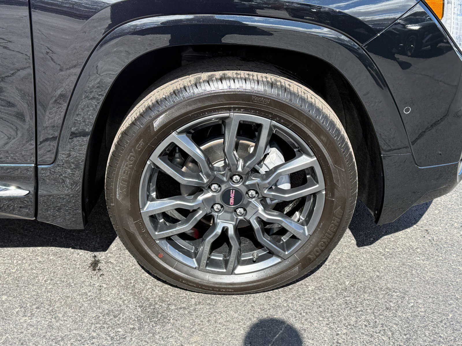 Used 2024 GMC Terrain Denali w/ Black Diamond Edition image 12