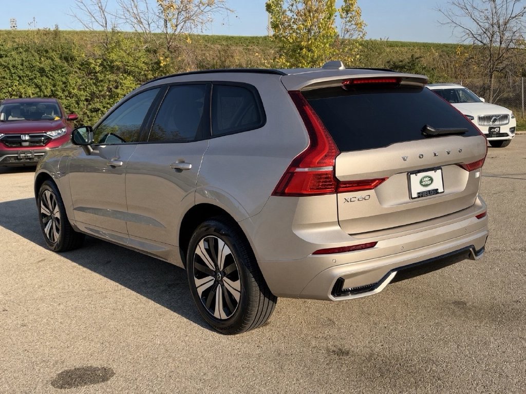 Certified 2024 Volvo XC60 T8 Core w/ Climate Package AWD/4WD image 4