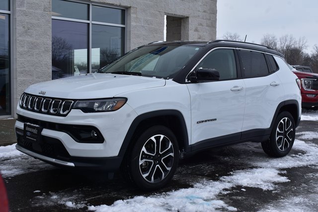 Used 2022 Jeep Compass Limited w/ Sun and Sound Group image 12