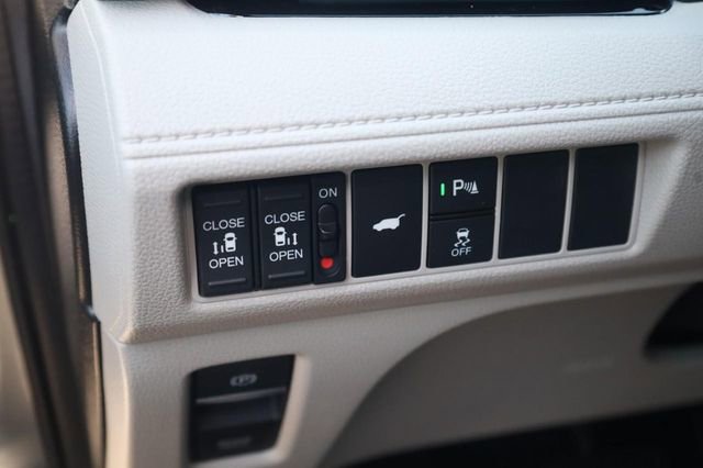 New 2026 Honda Odyssey Touring image 13