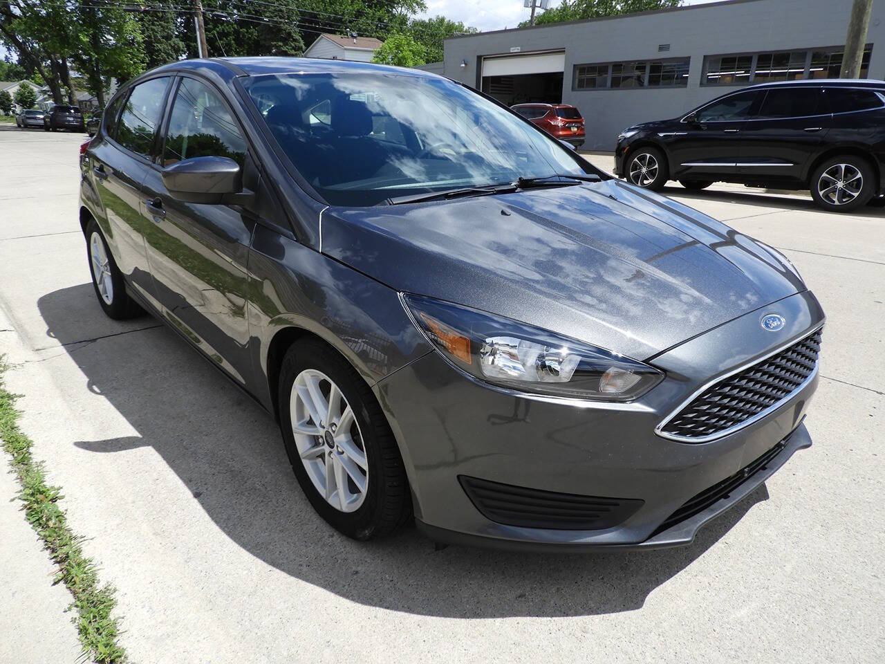 Used 2018 Ford Focus SE FWD image 11