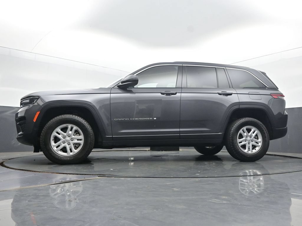 Used 2022 Jeep Grand Cherokee Laredo w/ Luxury Tech Group I AWD/4WD image 44