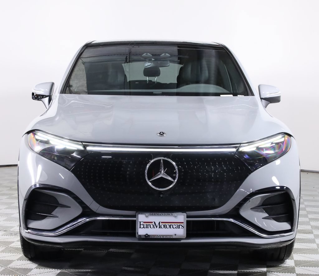 Used 2023 Mercedes-Benz EQS 580 4MATIC SUV image 2