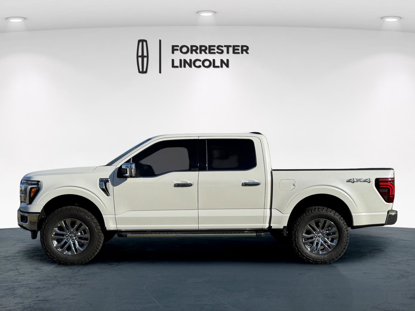 Used 2025 Ford F150 Lariat w/ Equipment Group 501A Mid image 6