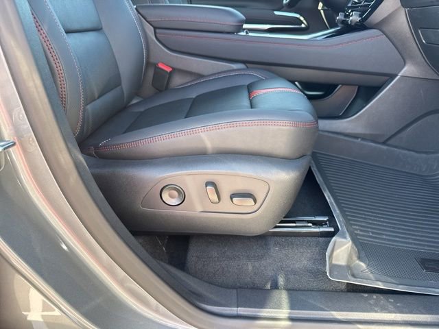 New 2026 Chevrolet Traverse RS w/ LPO, Floor Liner Package FWD image 34