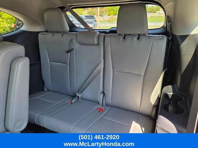 Used 2021 Toyota Highlander XLE FWD image 13