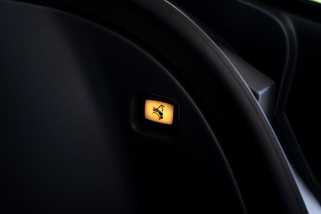 Used 2024 Tesla Cybertruck AWD Crew Cab image 41