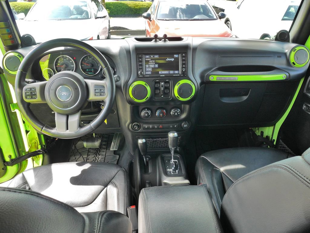 Used 2013 Jeep Wrangler Unlimited Sahara AWD/4WD image 18