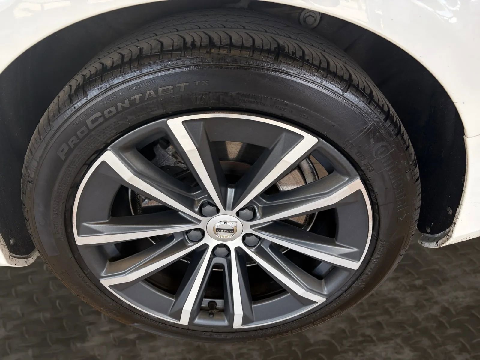 Used 2021 Volvo S60 T6 Momentum image 36