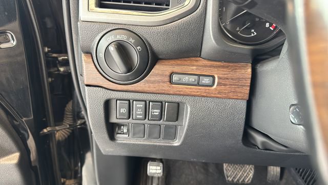 Used 2018 Nissan Titan Platinum Reserve image 14