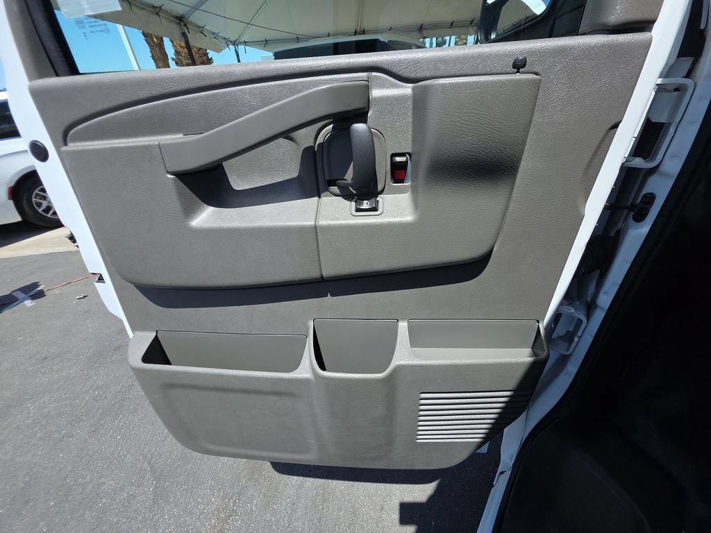 Used 2024 GMC Savana 2500 w/ Driver Convenience Package RWD image 21