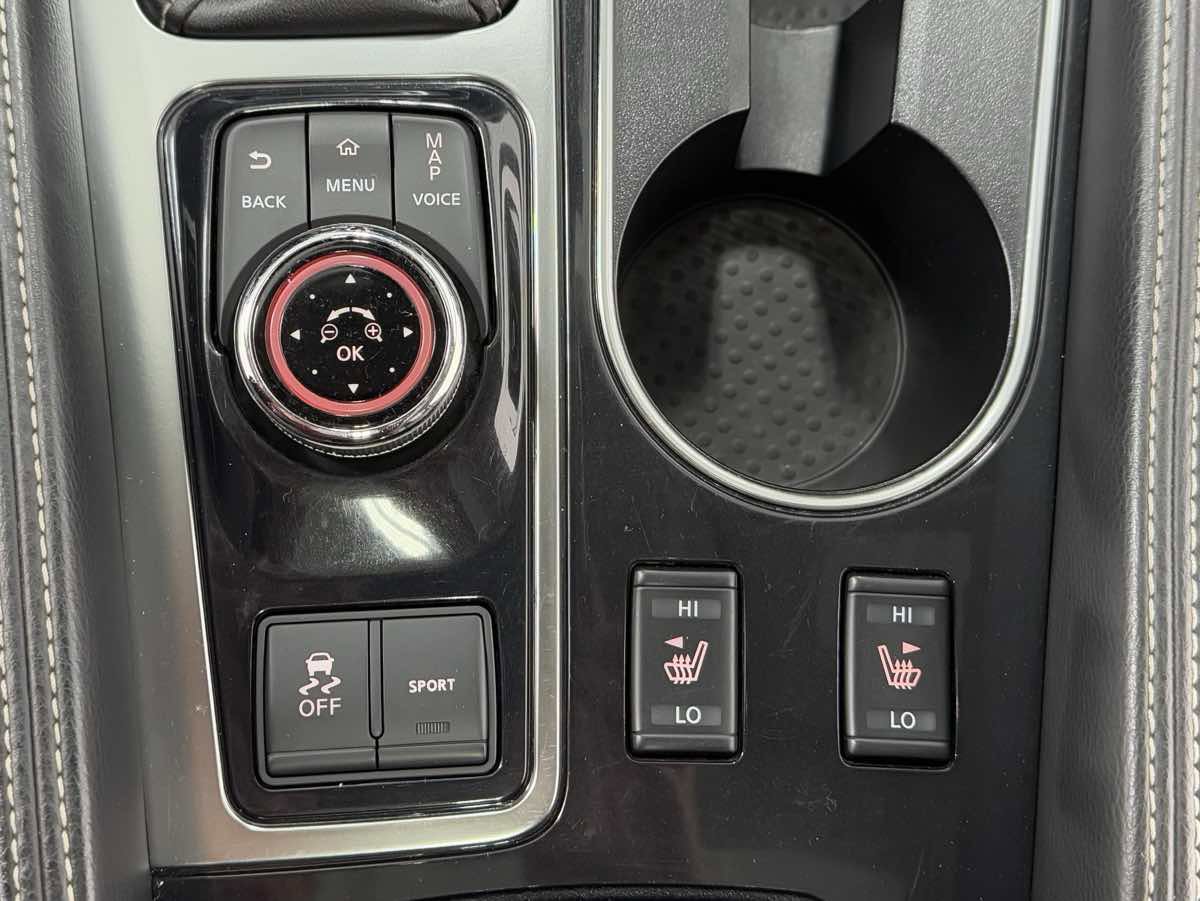 Used 2023 Nissan Maxima SL image 24