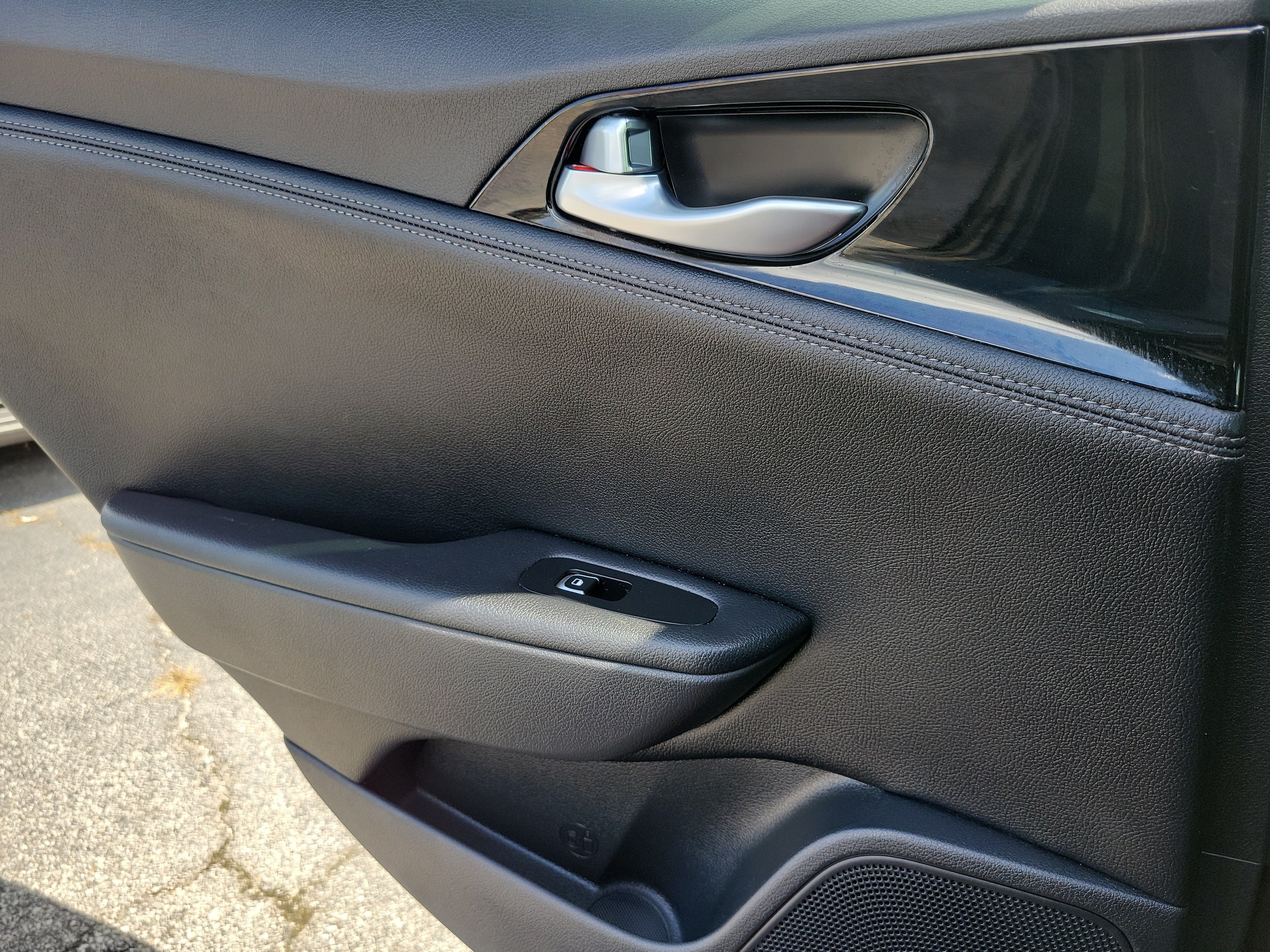 Certified 2022 Kia Stinger GT-Line RWD image 13