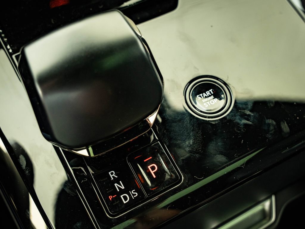 New 2026 Land Rover Range Rover Sport SV image 35