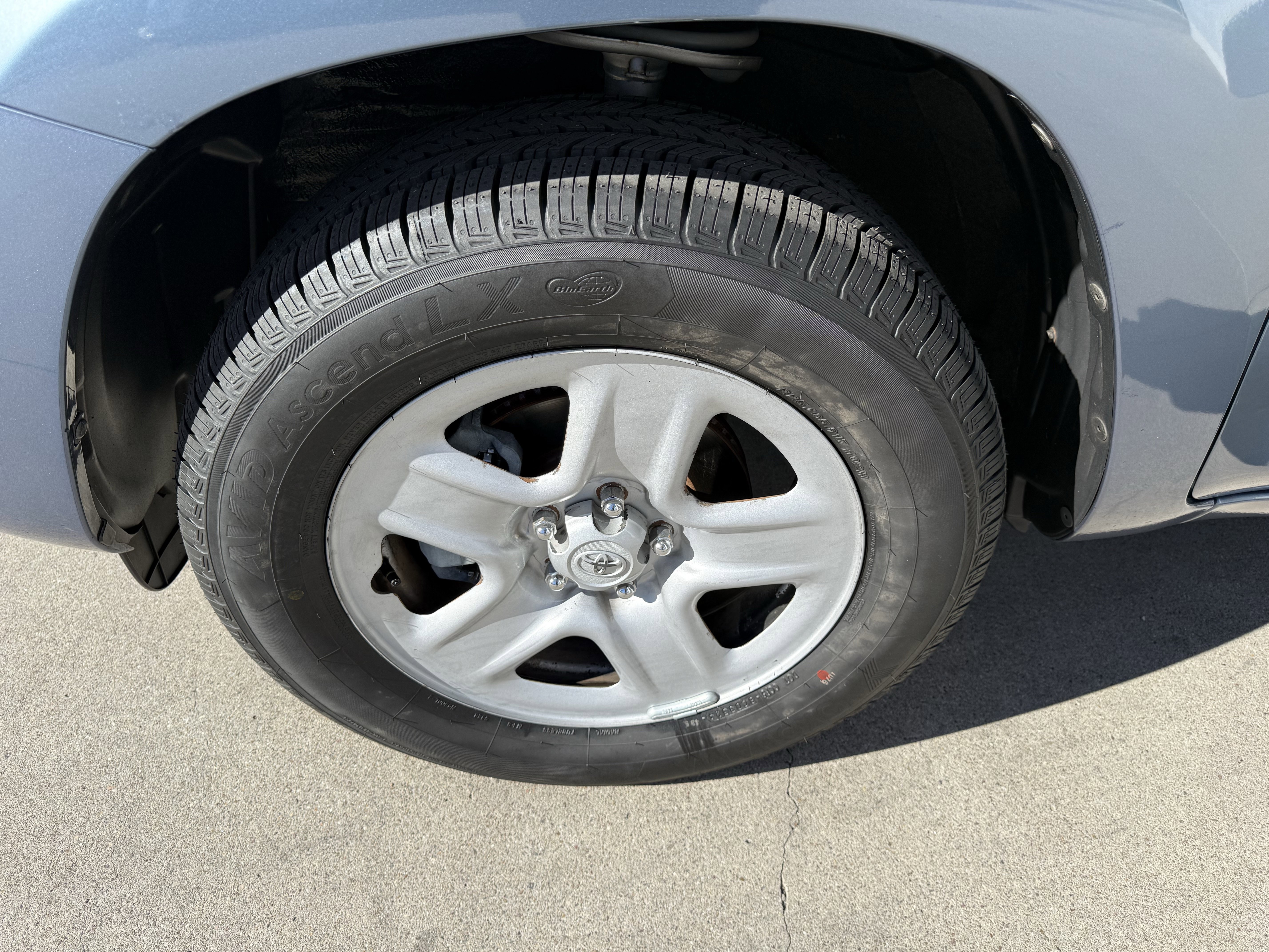 Used 2012 Toyota RAV4 FWD w/ 3rd Row image 31