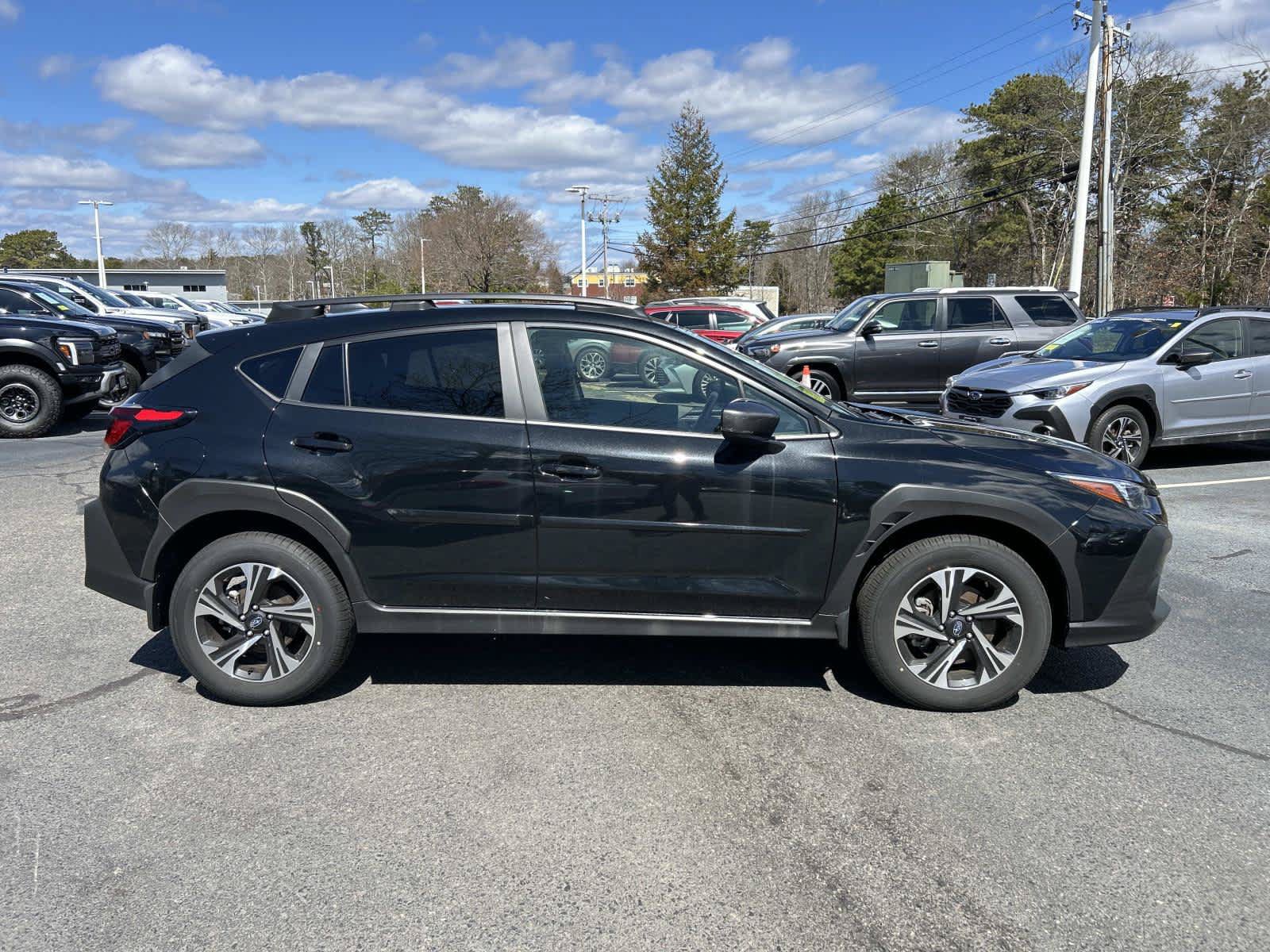 Used 2025 Subaru Crosstrek 2.5i Premium AWD/4WD image 2