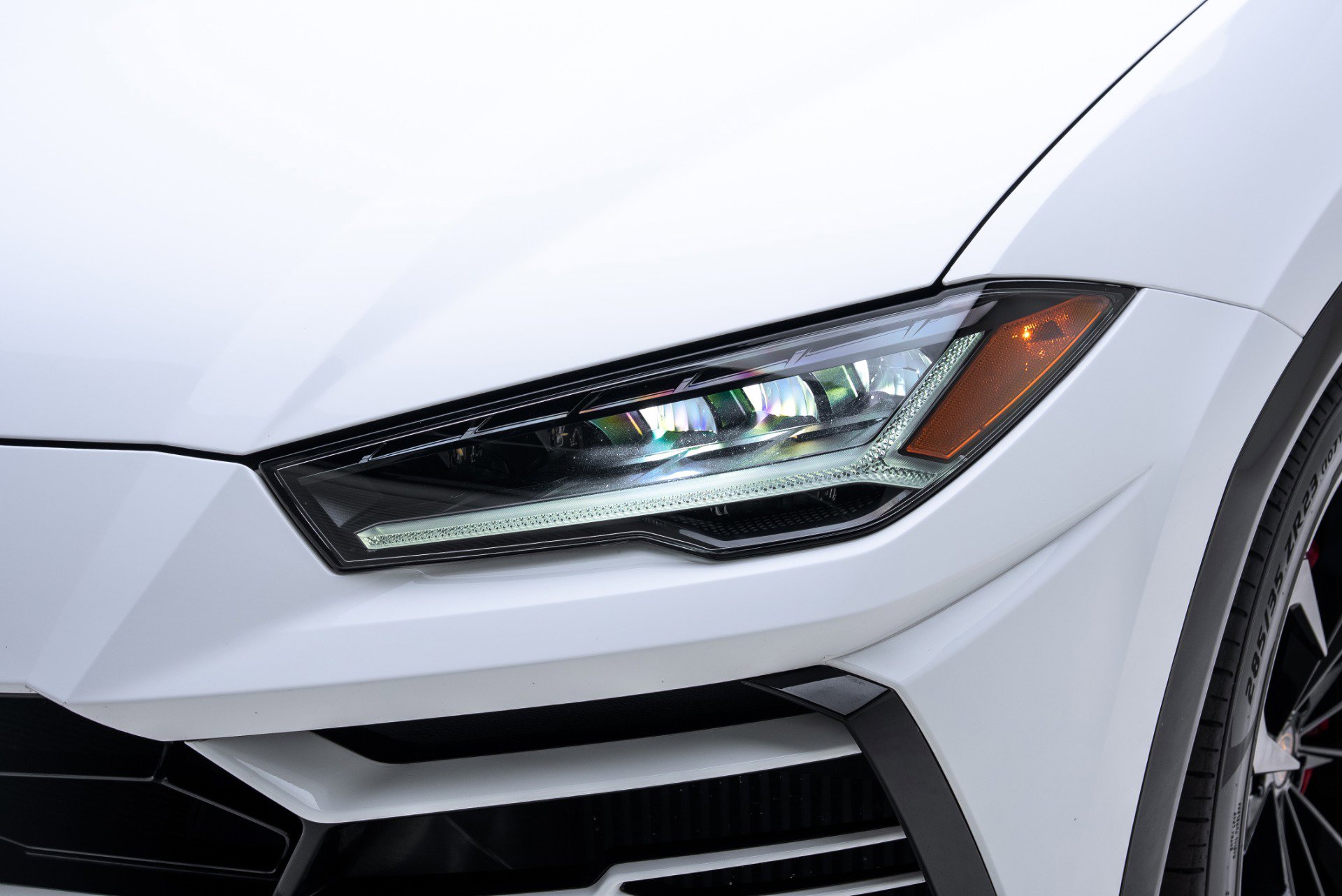 Used 2021 Lamborghini Urus AWD/4WD image 11