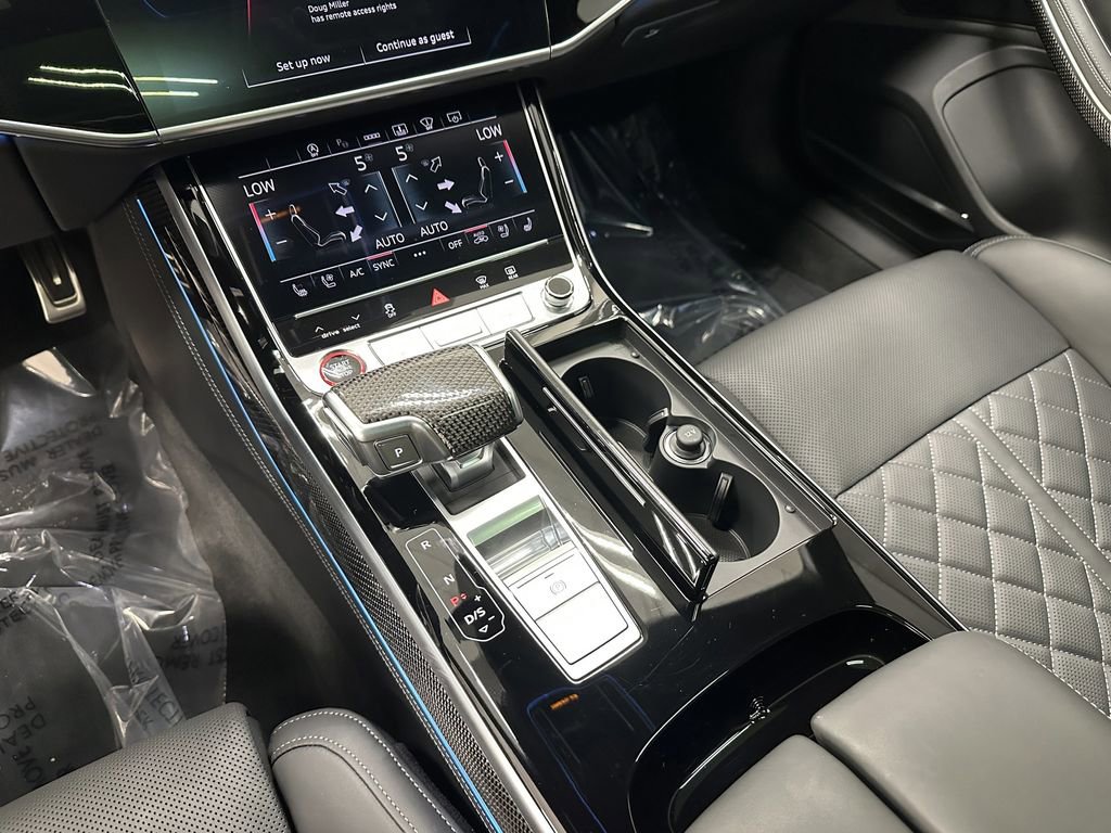 Used 2025 Audi S8 image 33