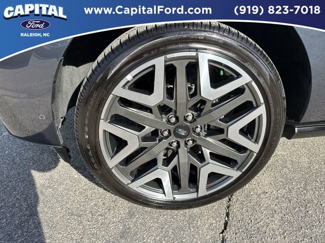 Certified 2025 Ford Expedition Max Platinum w/ Platinum Ultimate Package AWD/4WD image 12