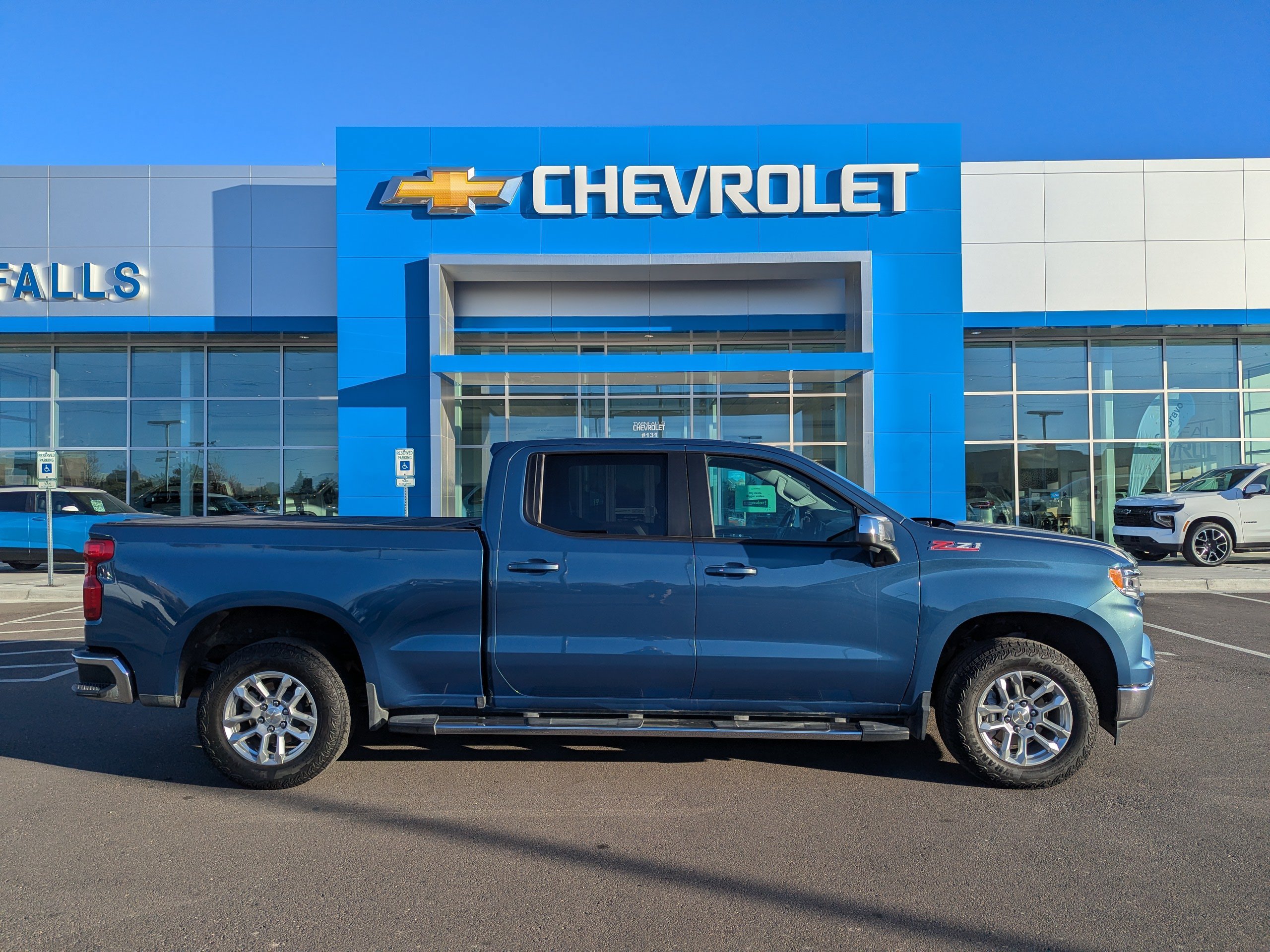 Certified 2024 Chevrolet Silverado 1500 LT AWD/4WD image 38