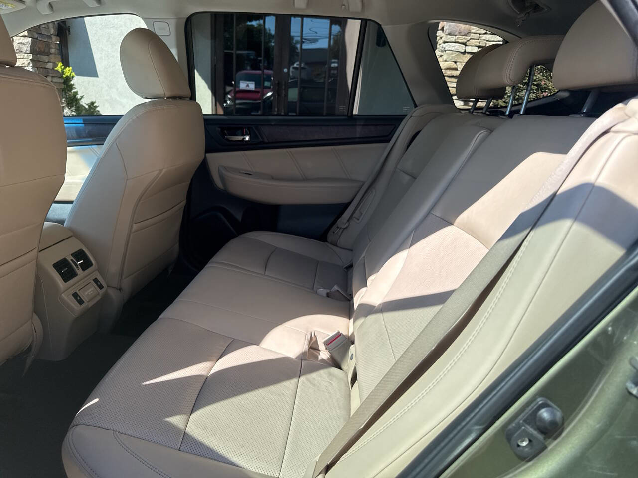 Used 2018 Subaru Outback 2.5i Limited w/ Popular Package #2 AWD/4WD image 12