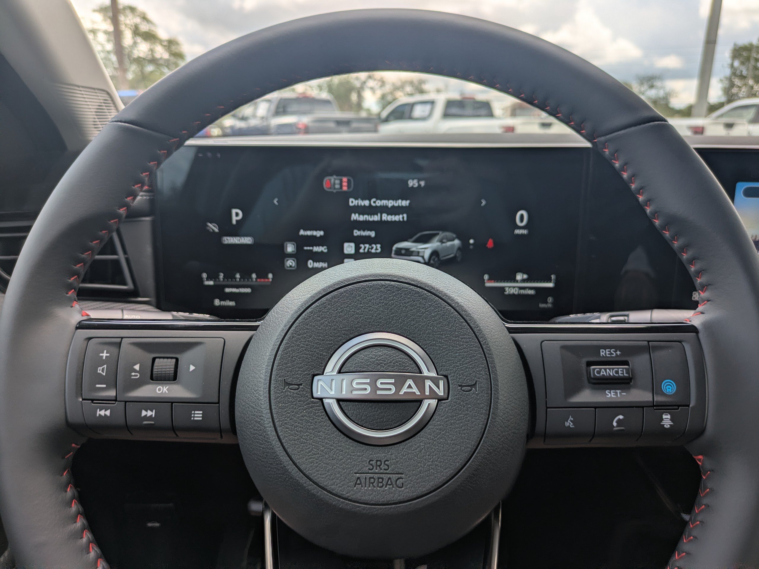 New 2026 Nissan Kicks SR FWD image 28