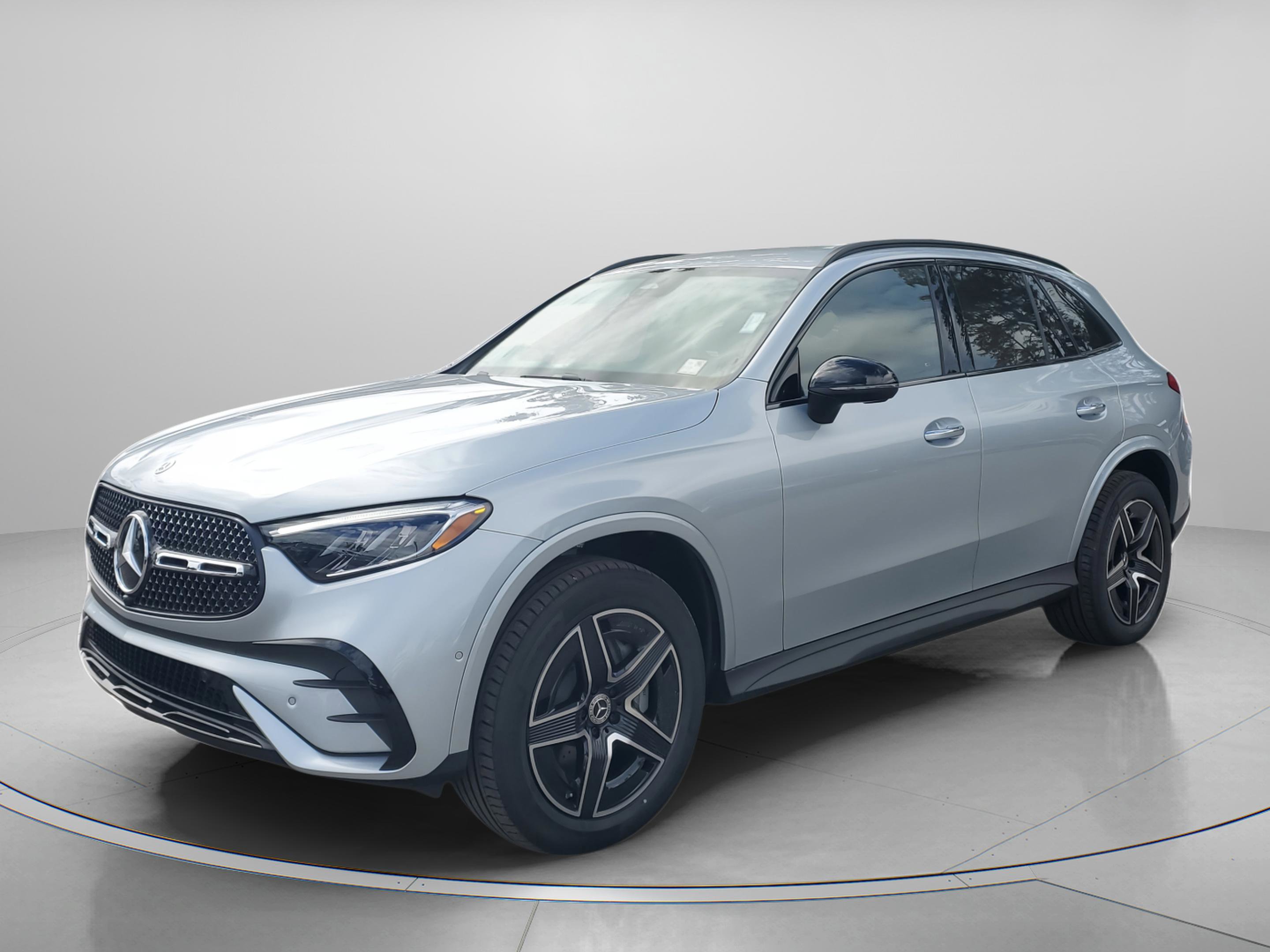 Certified 2026 Mercedes-Benz GLC 300 image 2