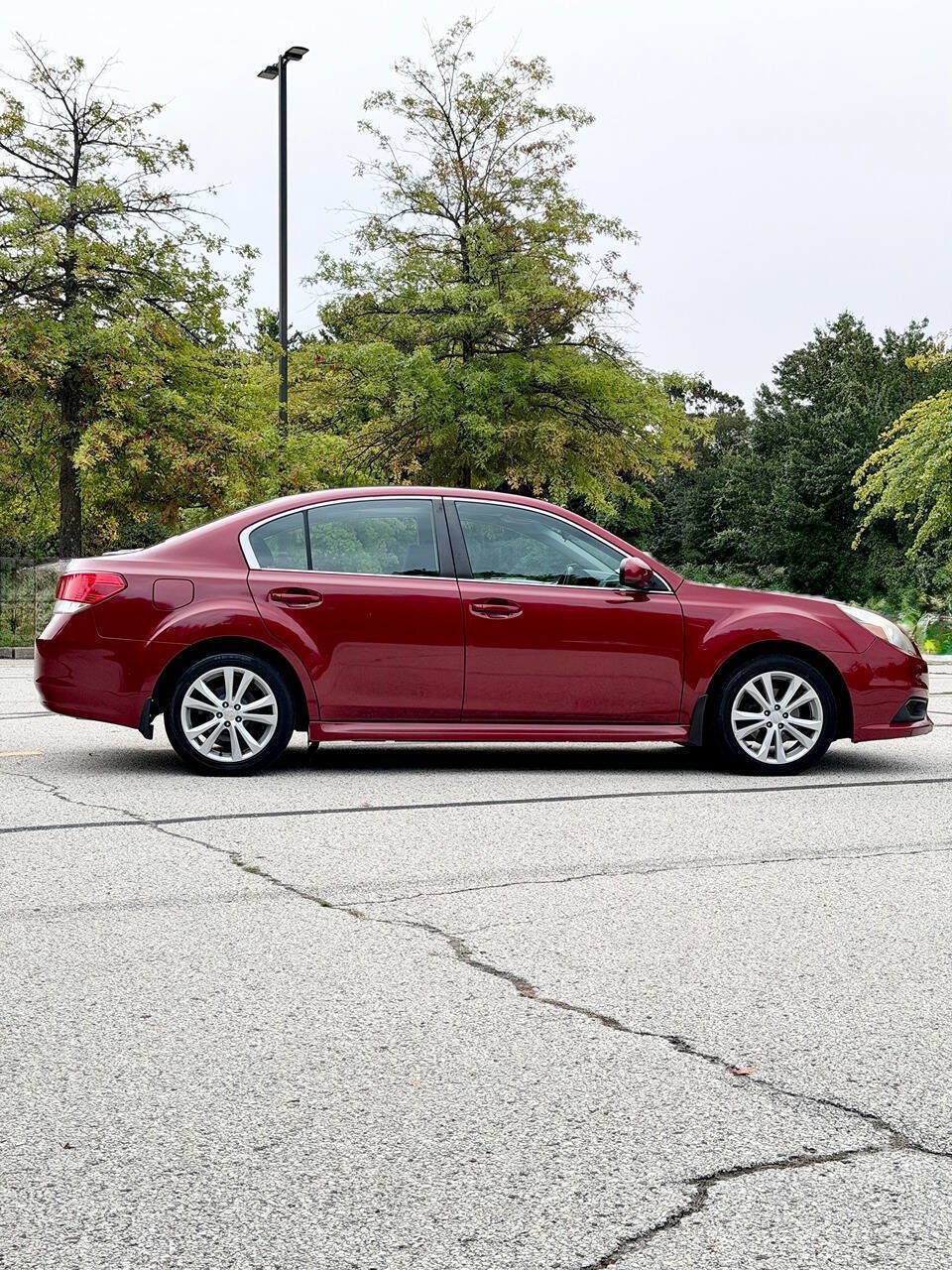 Used 2013 Subaru Legacy 2.5i Premium AWD/4WD image 9