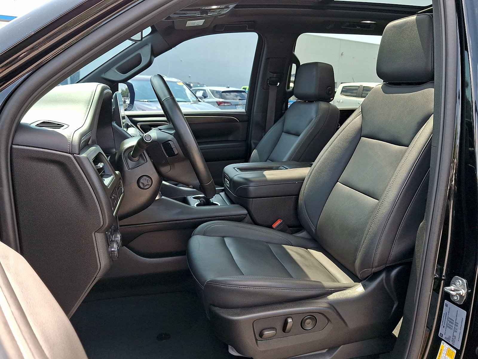 Used 2023 Chevrolet Suburban LT w/ LT Signature Plus Package AWD/4WD image 14