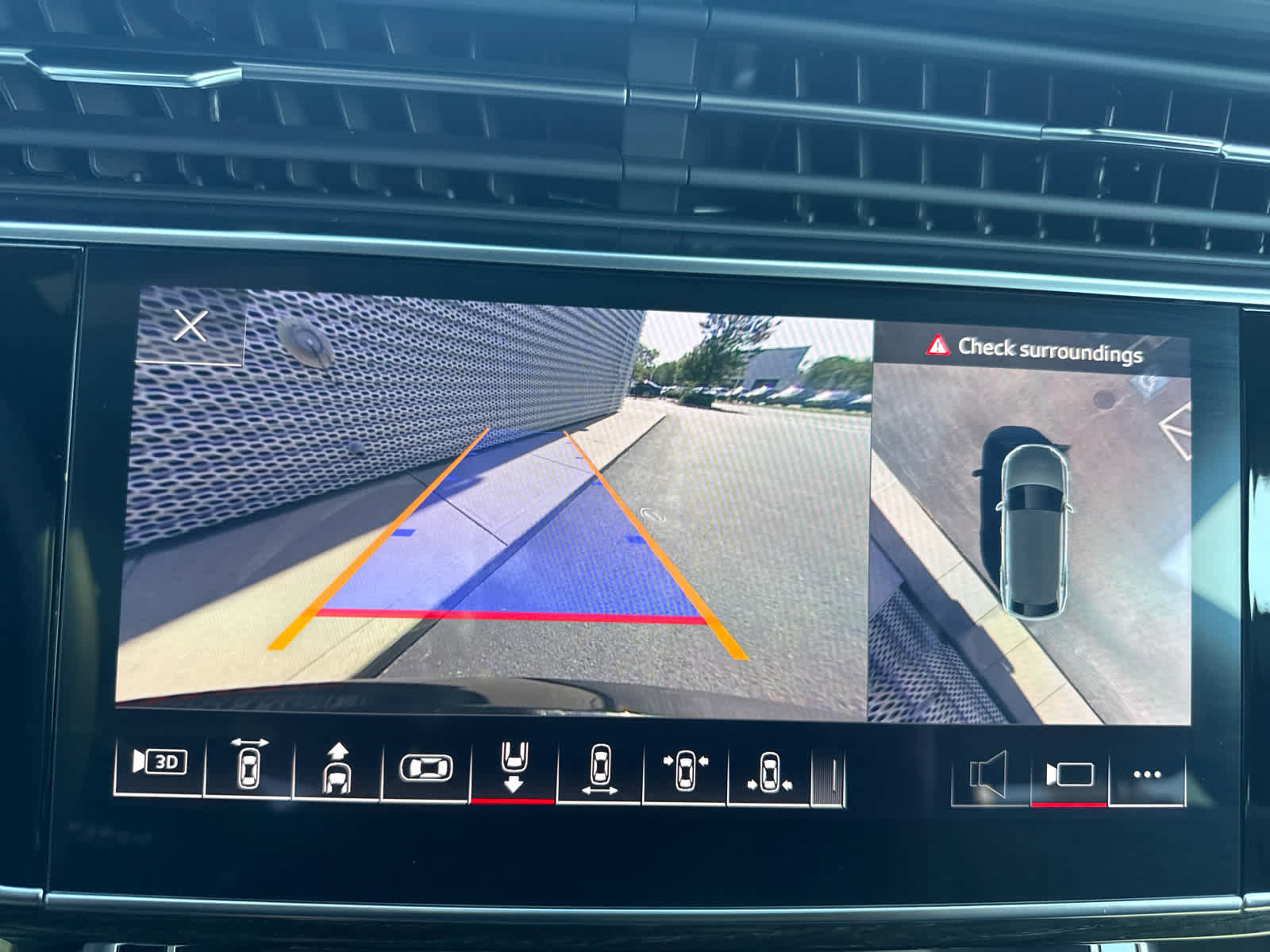 Certified 2025 Audi Q8 Premium w/ Black Optic Package image 23