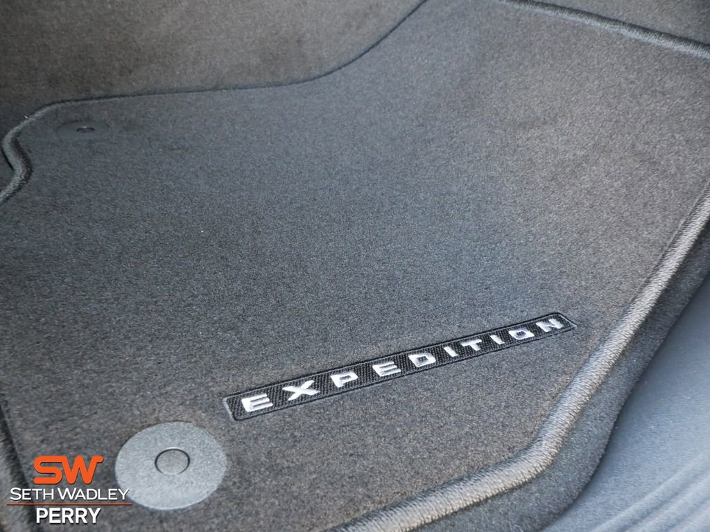New 2025 Ford Expedition Max Platinum w/ Stealth Appearance Package image 13